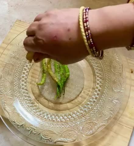 ख़स्ता आलू कचौड़ी(khasta aloo kachodi recipe in hindi) रेसिपी चरण 16 फोटो
