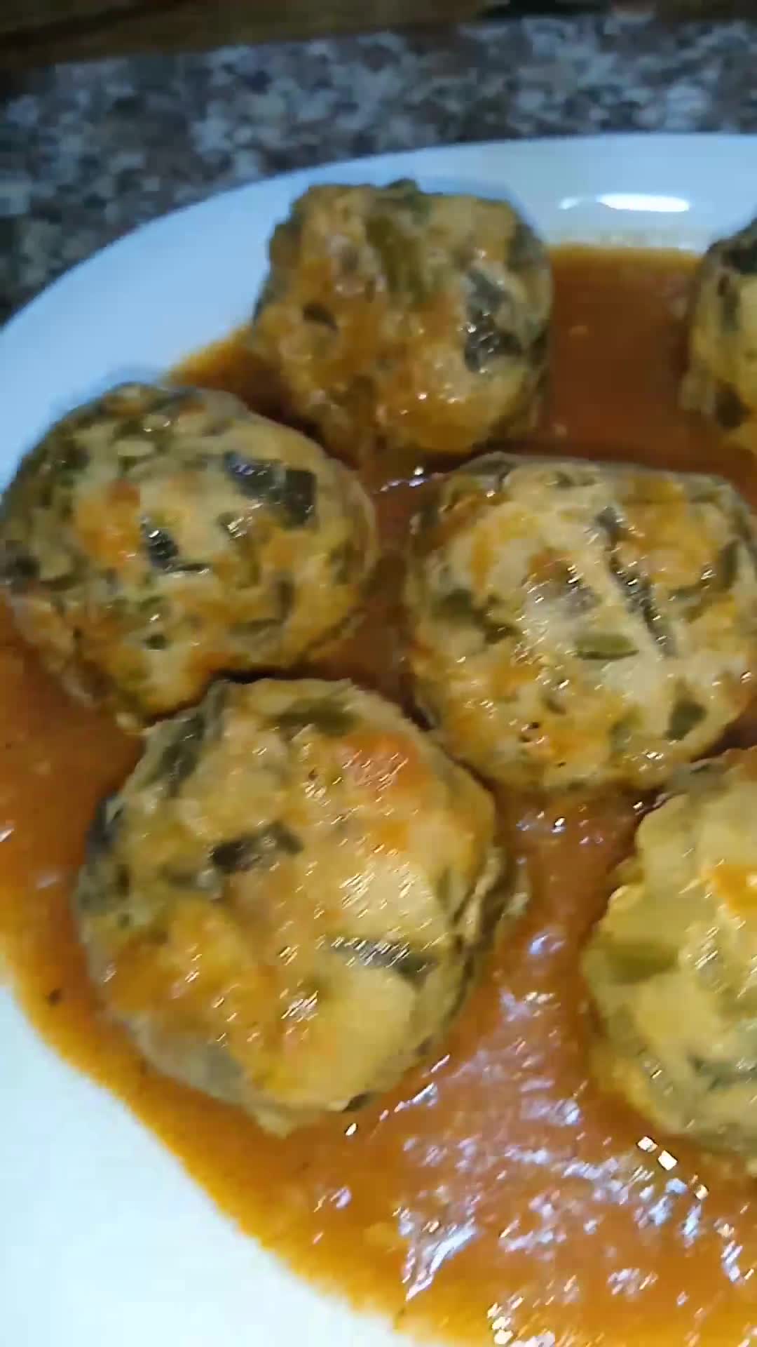 Une image de l'étape 6 de Boulettes de poulet 🐔🐔🐔🐔🐔 et épinards 🥬🥬 🥬🥬.