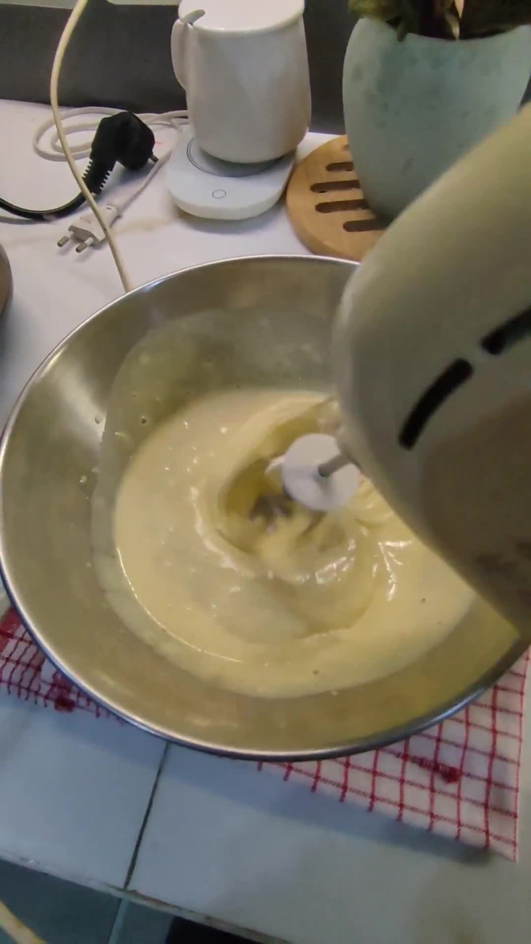 Foto langkah ke 1 dari resep Cheese Hongkong Sponge Cake.