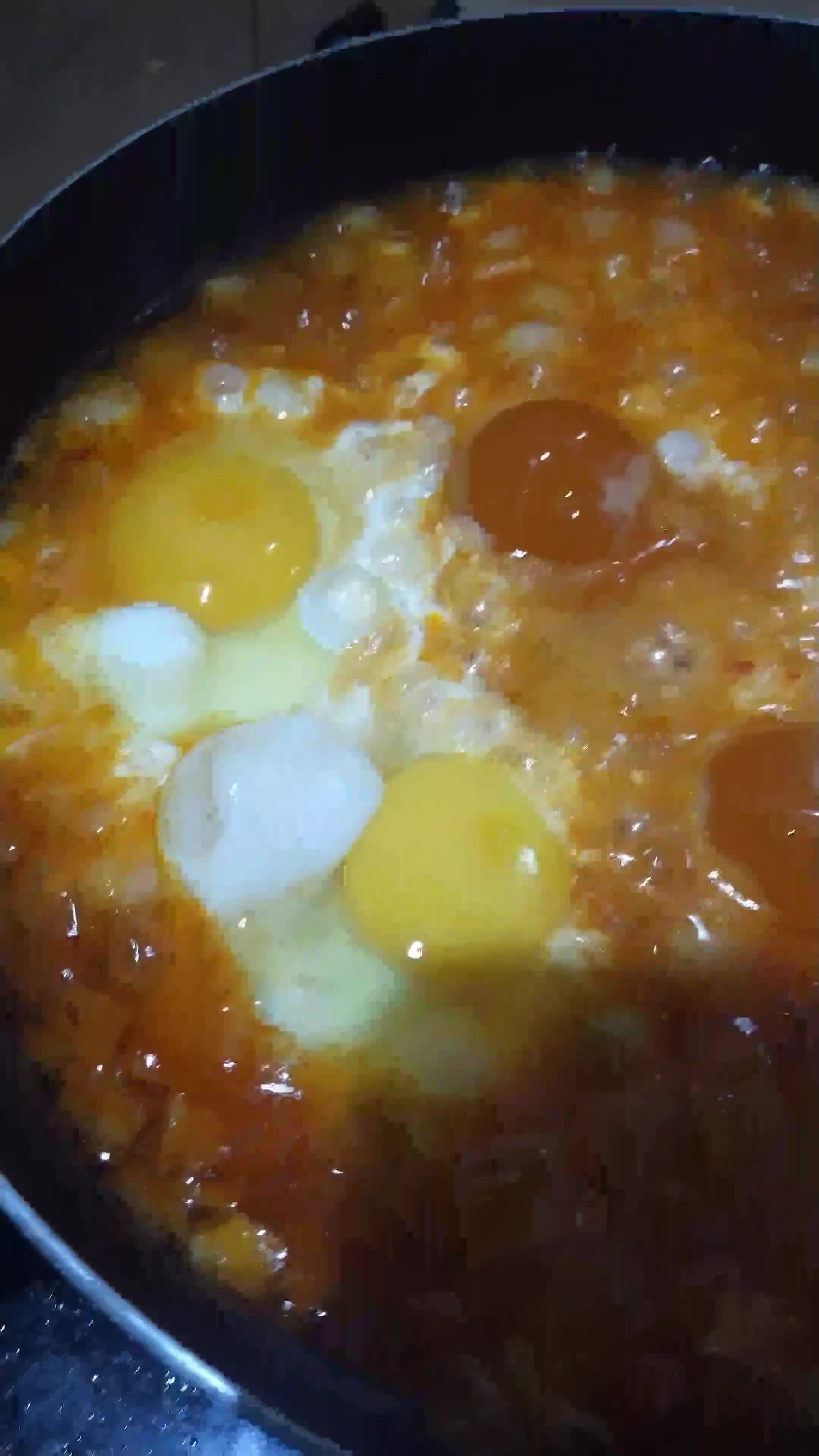 Foto langkah ke 3 dari resep Shakshuka Telur Bebek dan Asin.