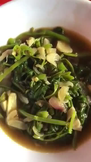 Foto langkah ke 5 dari resep Tumis kangkung saus tiram.