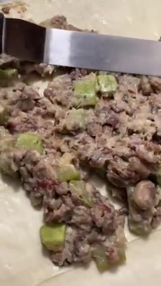 Foto del paso 3 de la receta: Rollos de hojaldre, rellenos de verduras de temporada y jamón ibérico