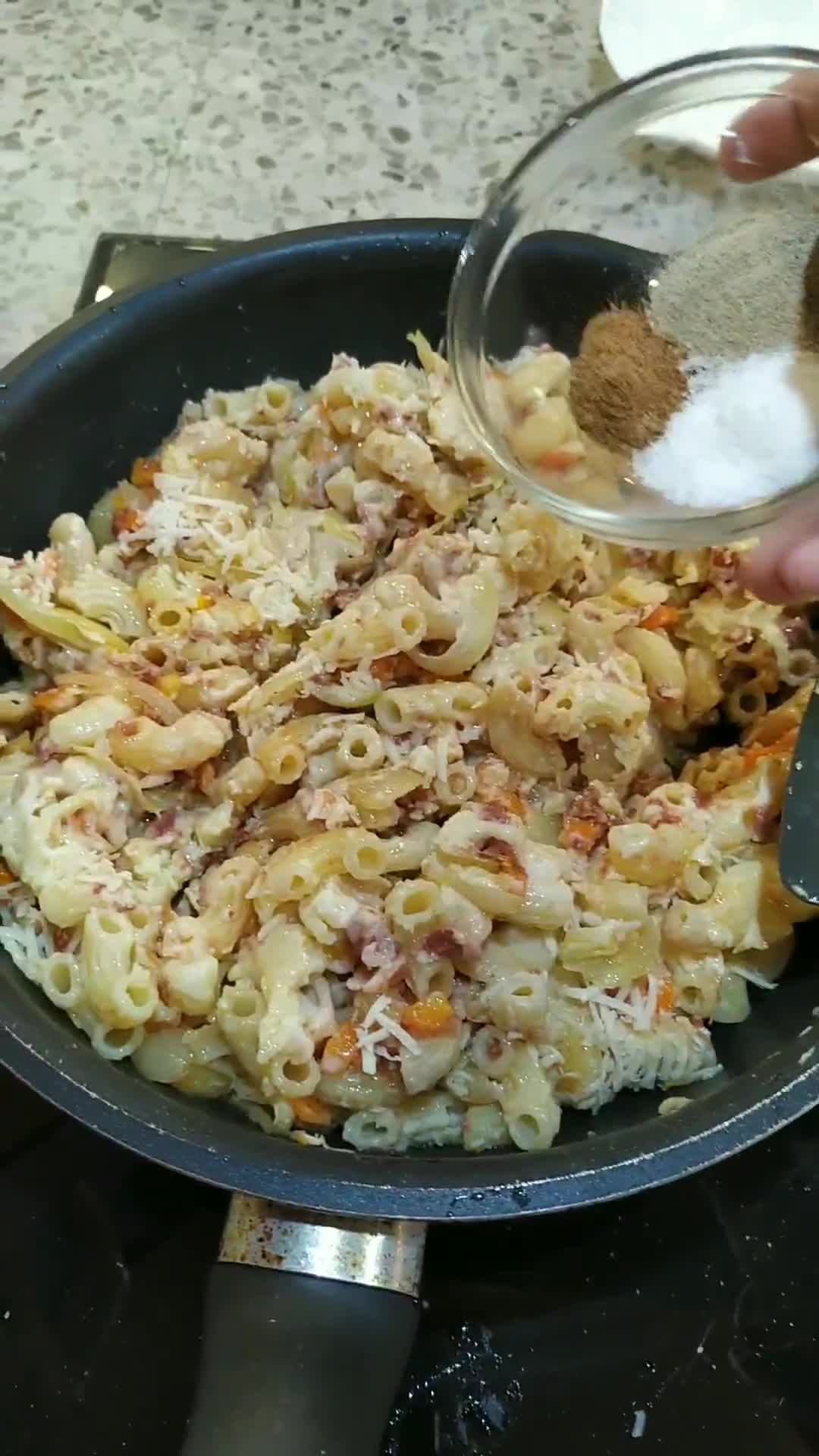 Foto langkah ke 4 dari resep Bola-Bola Makaroni Keju.