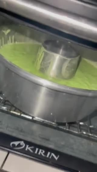 Foto langkah ke 5 dari resep Bolu Pandan.