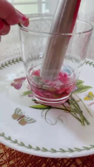Gambar langkah 2 resipi 👩‍🍳Pomegranate Mojito.