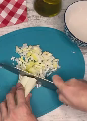 Foto del paso 3 de la receta: Takoyaki 🇯🇵 de pulpo 🐙 fáciles en sartén sin molde con salsa Tonkatsu Bulldog