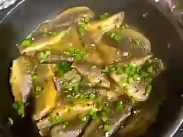 Hình bước làm 3 của món Cá Heo Sông Mekong Kho Lạt Kèm Rau Sống