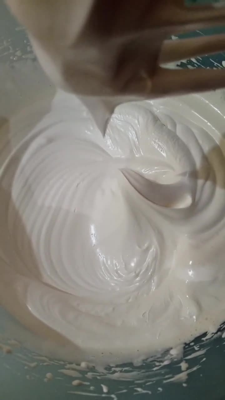 Foto langkah ke 2 dari resep Bolu Kukus Neapolitan.