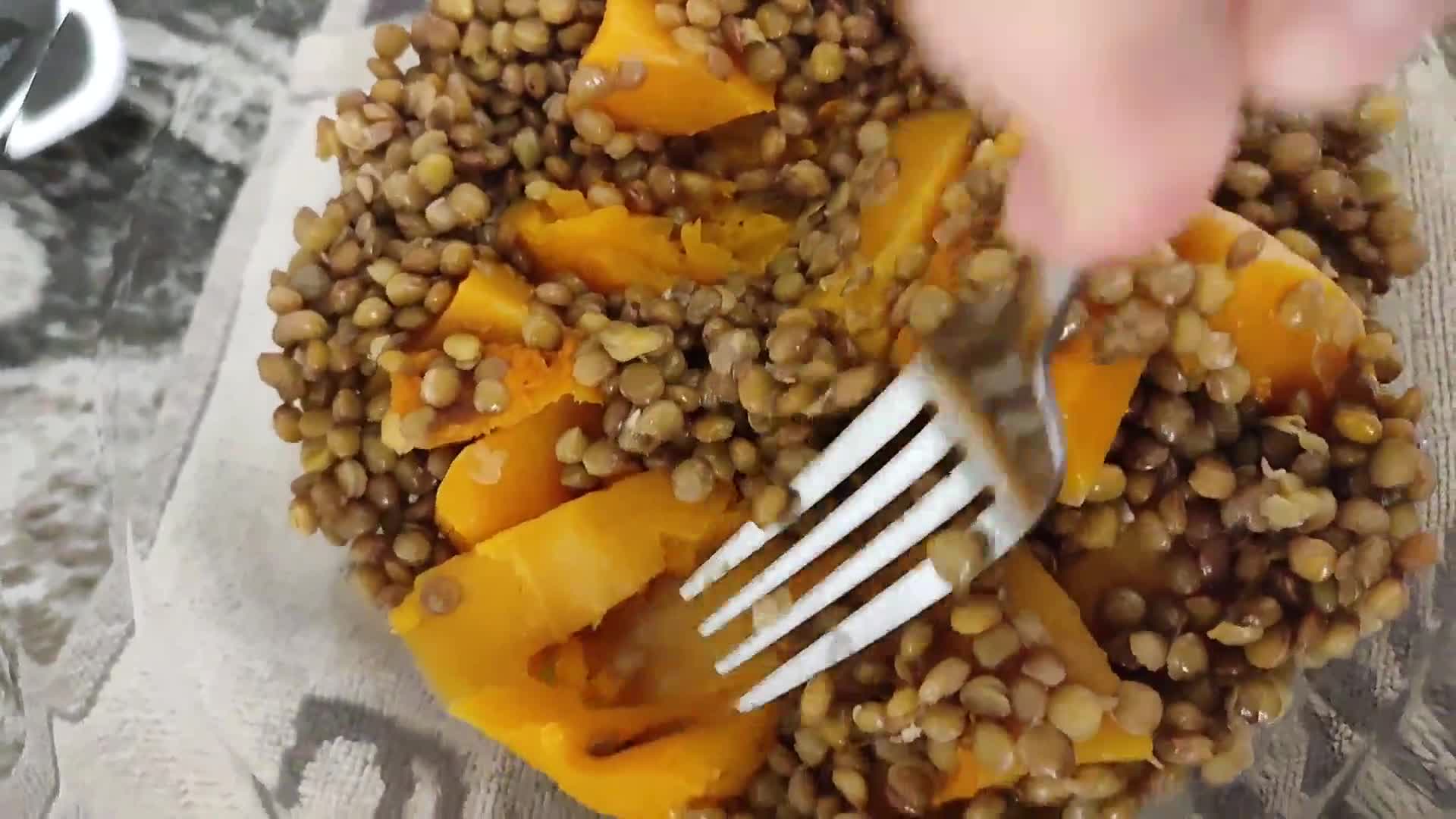 Foto del paso 2 de la receta: Mini burgers de lentejas y calabaza (BLW)