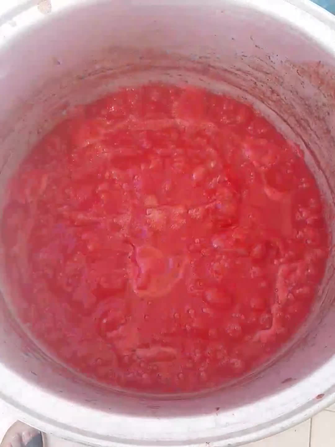 عکس مرحله 3 از دستور رب گوجه خونگی (غلیظ تر از همیشه)🍅