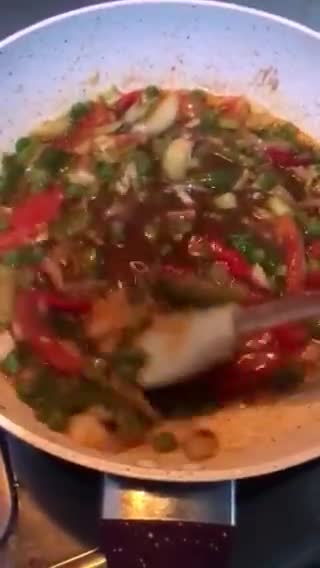 Foto langkah ke 5 dari resep Ayam Goreng Tepung Saus Lada Hitam.