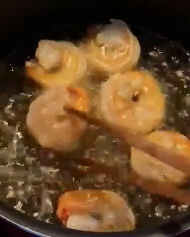 รูปขั้นตอนการทำที่ 3 ของ กุ้งปูปลา คั่วพริกเกลือ