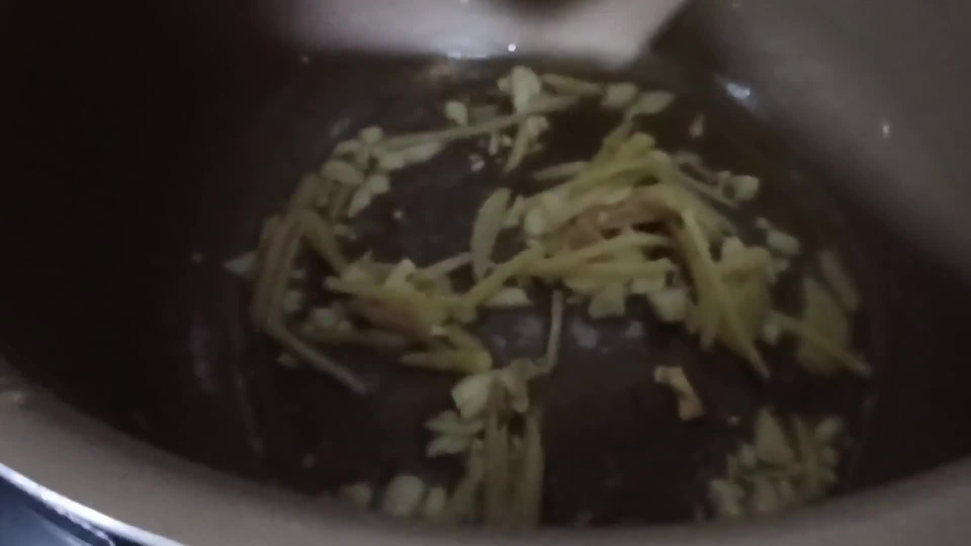 Gambar langkah 3 resipi 4:4:24 - Kaki ayam masak chinese style.