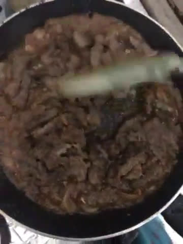 A picture of step 8 of Beef Chilli.