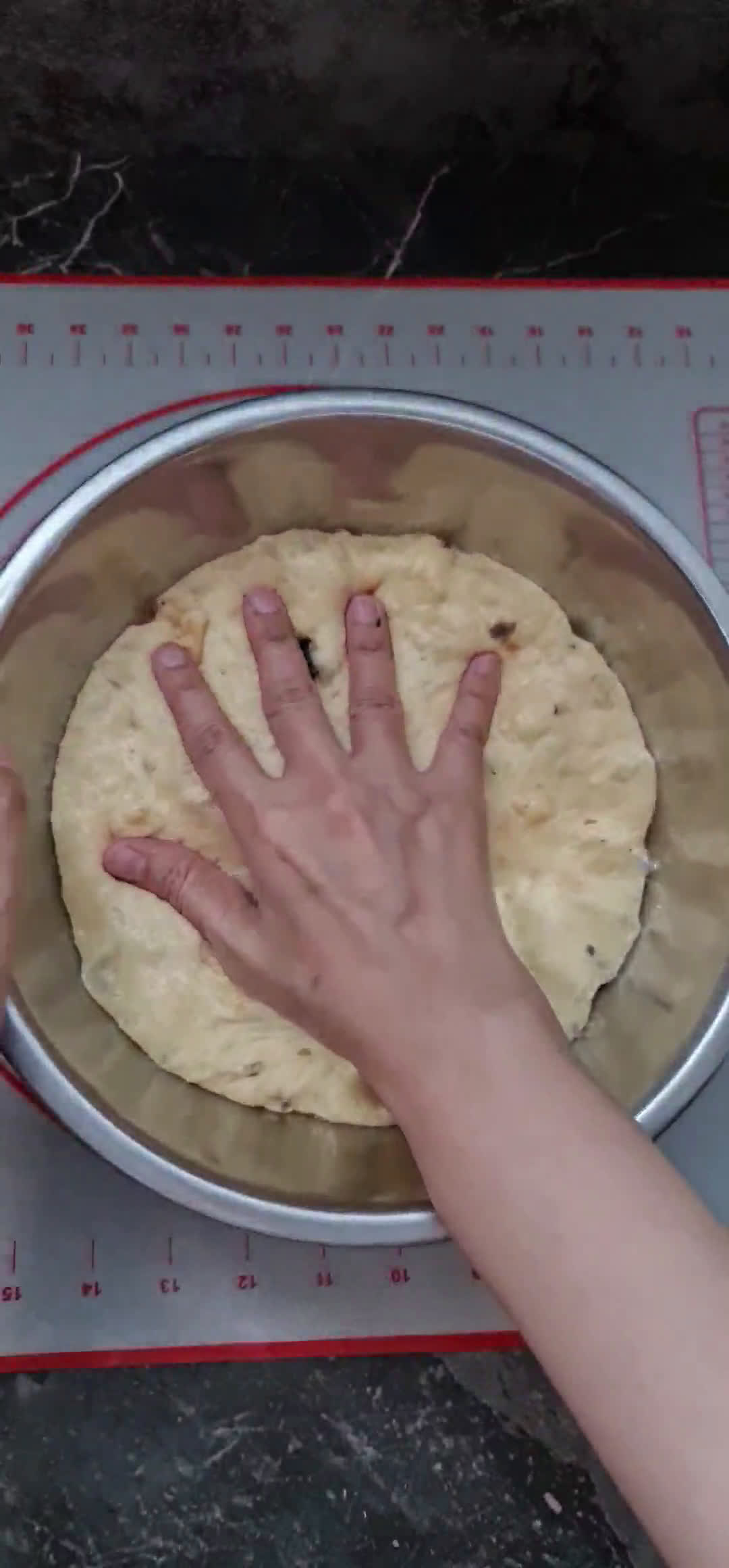 Foto langkah ke 5 dari resep Roti Kurma Aroma Kopi.