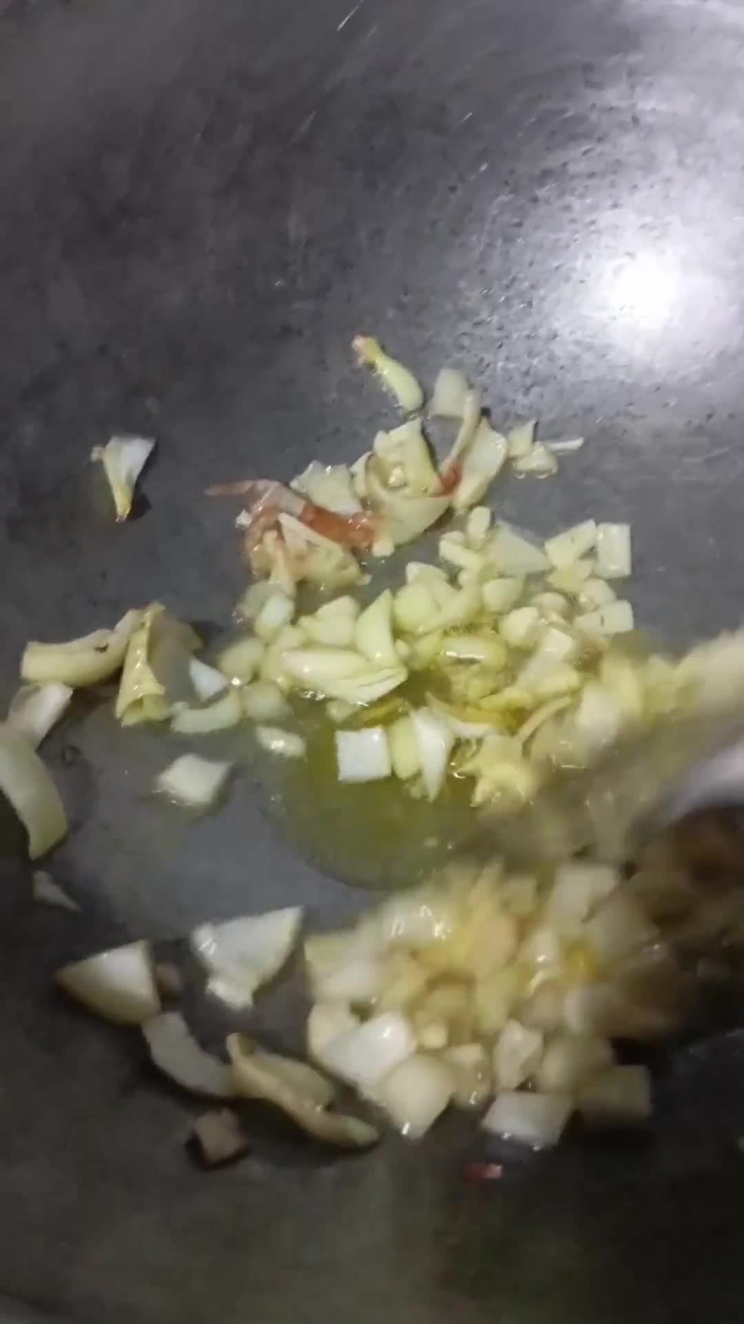 Foto langkah ke 2 dari resep Martabak telur mini.