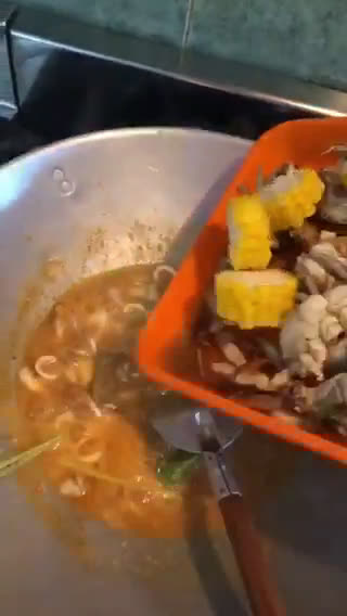 Foto langkah ke 8 dari resep Seafood saus padang🦀🐙.