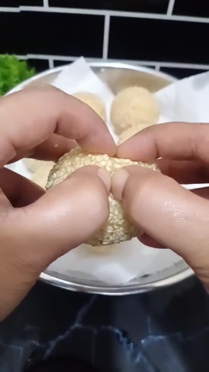 Gambar langkah 10 resipi Kuih Bom Bijan /Kuih Bom/Onde-Onde.