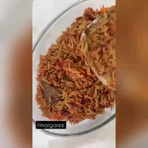 A picture of step 5 of Arabian (beetroot & carrot) rice.
