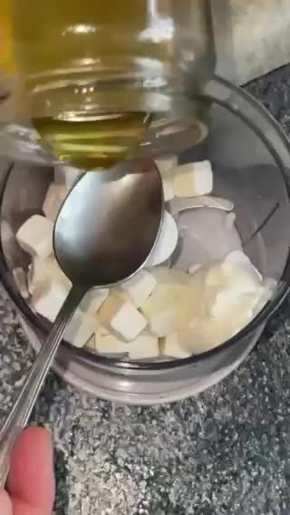 Foto del paso 2 de la receta: Untable de queso feta