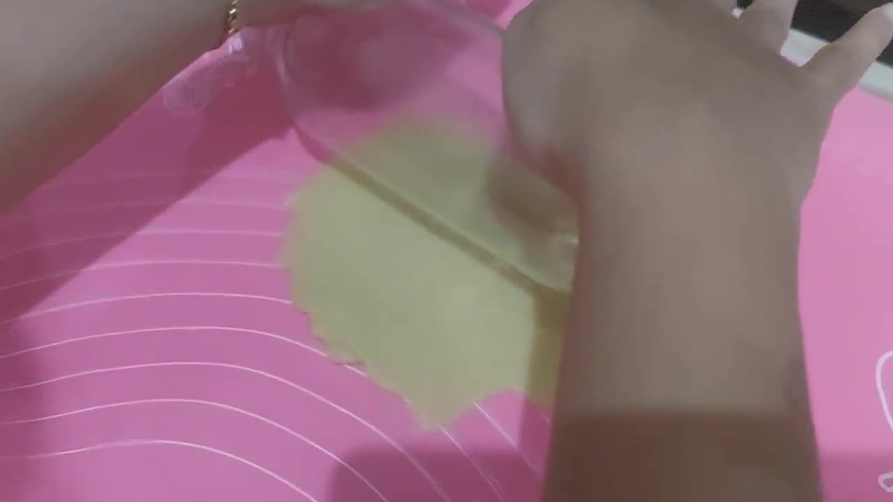 Foto langkah ke 9 dari resep Bolen Tanpa Korsvet.
