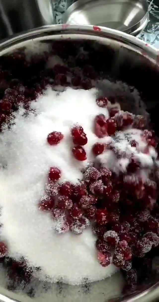 عکس مرحله 1 از دستور مربای آلبالو