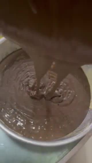 Foto langkah ke 6 dari resep Bolu coklat premium.
