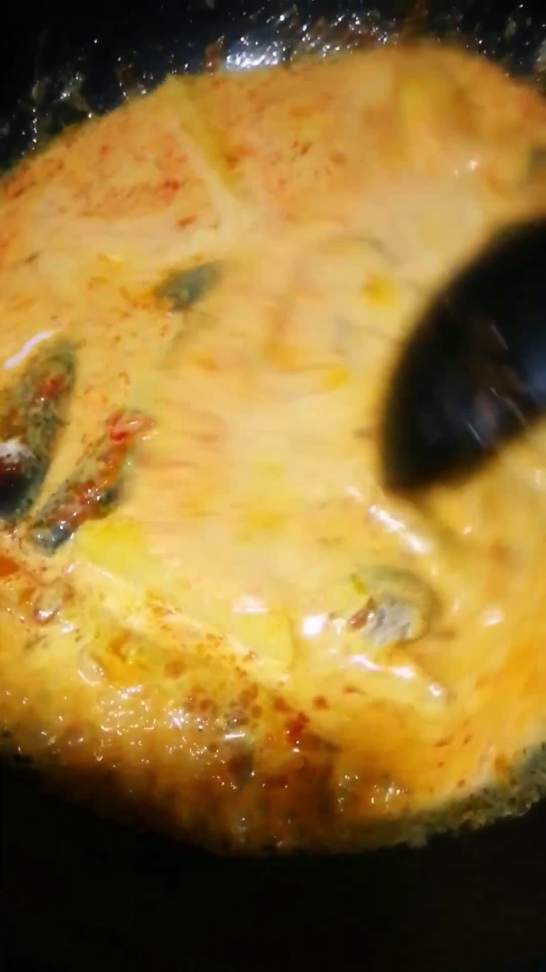 Gambar langkah 7 resipi Sardin Masak Lemak Cili Api.