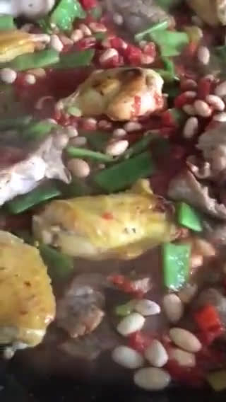 Foto del paso 20 de la receta: Paella valenciana de carne, albóndigas y verdura variada