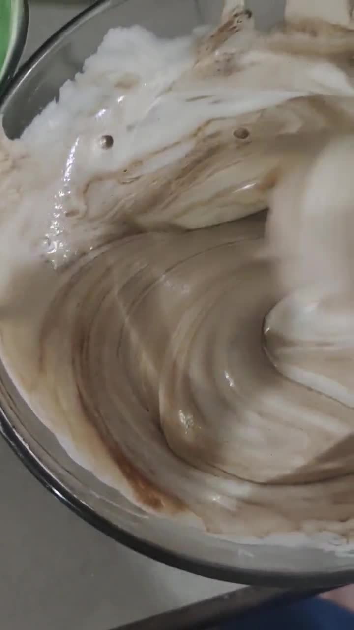Foto langkah ke 6 dari resep Marmer Butter Cake Putih Telur.