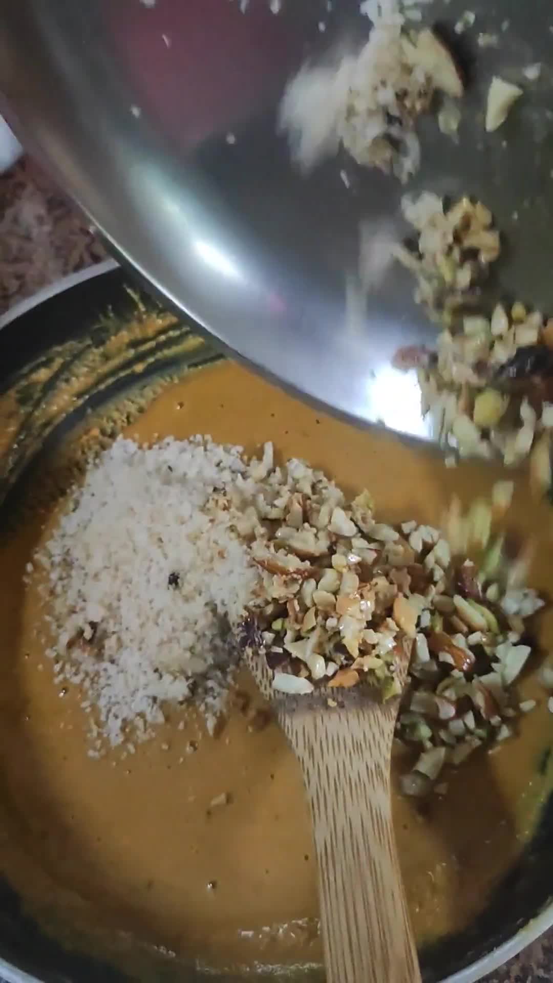 रोस्टेड़ ड़्राईफ्रूटस लङ्डू रेसिपी चरण 5 फोटो