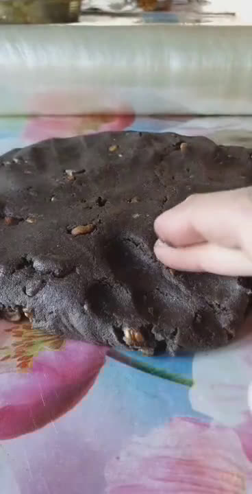 Foto del paso 3 de la receta: Galletitas de chocolate y nueces🌺