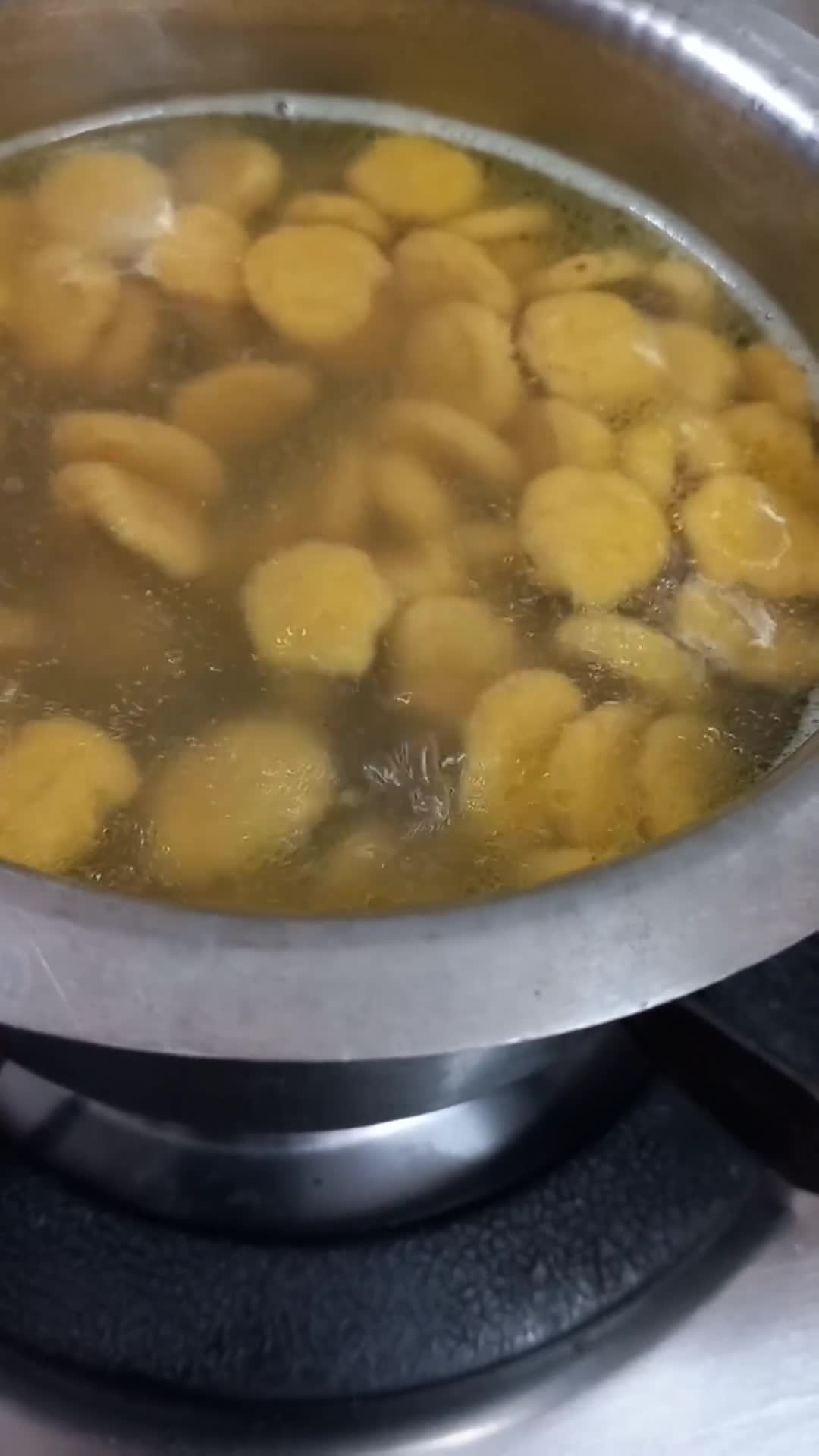 अरहर {तुहर} दाल ढोकली (Arhar {Tur} Dal Dhokali recipe in Hindi) रेसिपी चरण 4 फोटो