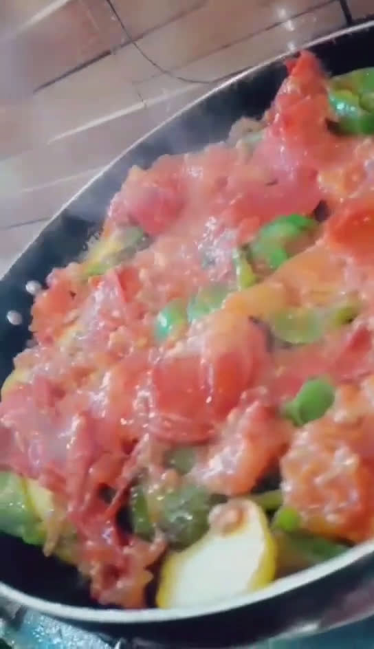 صورة لخطوة 5 من وصفة تبسي خضار ولا ألذ 🙈😋