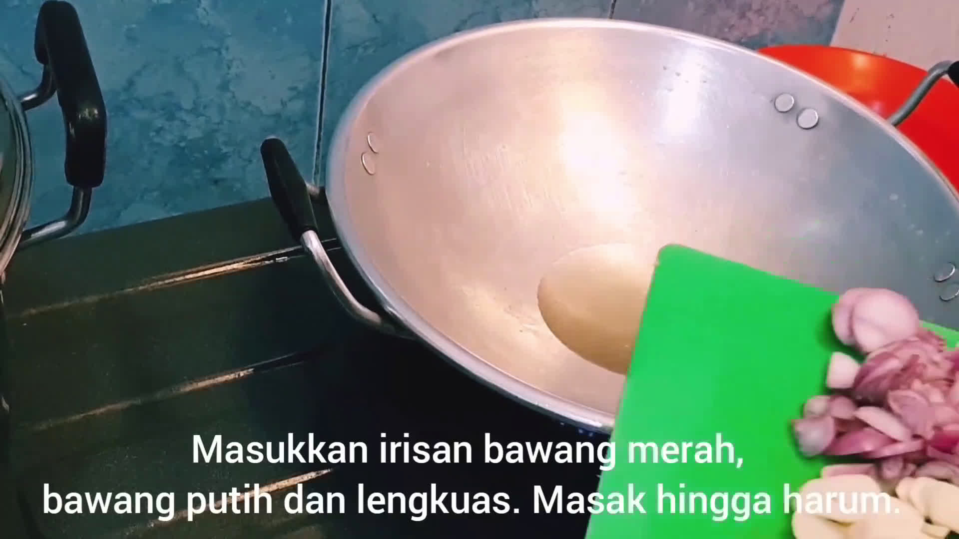 Foto langkah ke 1 dari resep Tumis Bayam Istimewa, Lezat Dan Mudah Cara Membuatnya.