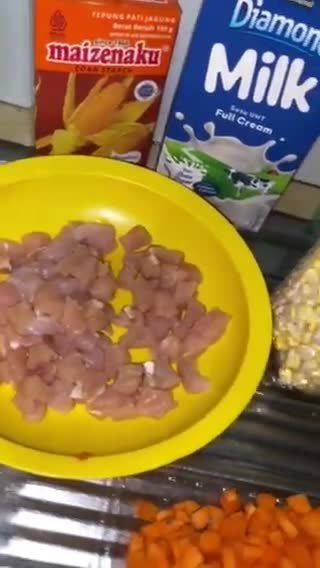 Foto langkah ke 1 dari resep Cream soup jagung (ayam,buncis,wortel).