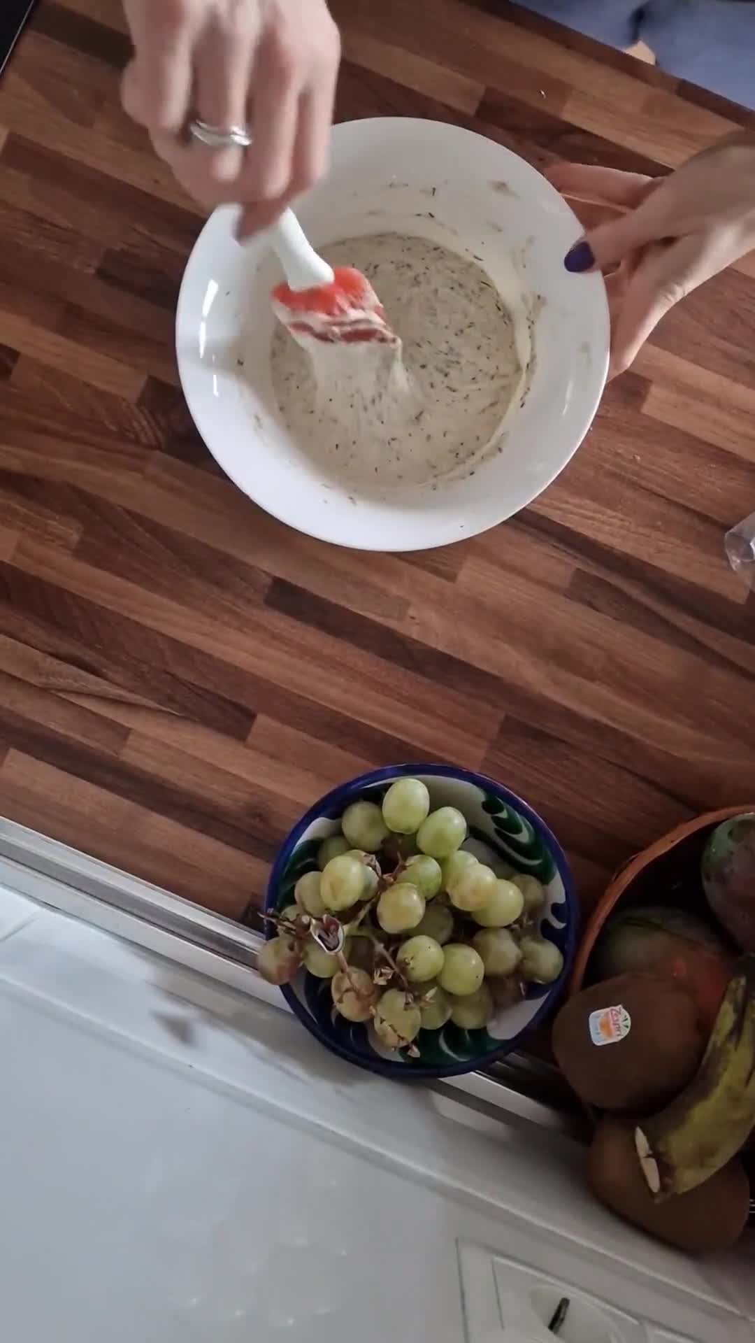 Foto del paso 3 de la receta: Focaccia - con toque a ajo y especias italianas