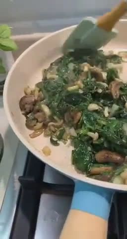 صورة لخطوة 5 من وصفة سبانخ على طريقة الشيف هبه