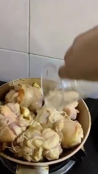 Foto langkah ke 3 dari resep Ayam chashu dan Ramen Egg.