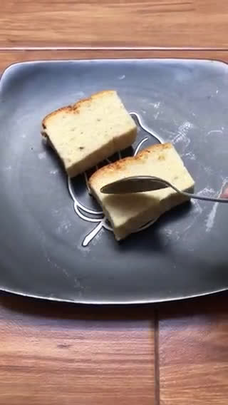 Foto langkah ke 6 dari resep Banana Cotton Sponge Cake.