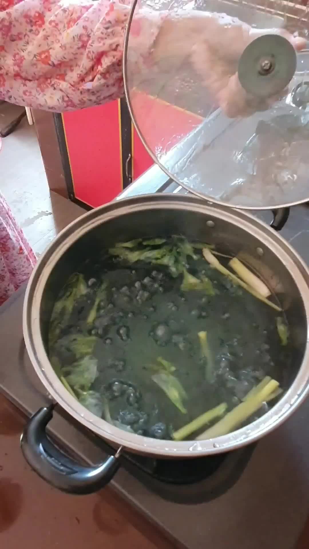 Foto langkah ke 2 dari resep Teh Bunga Telang Lemon.