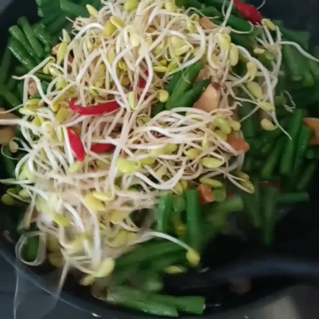 Foto langkah ke 3 dari resep Tumis Kacang Panjang Tauge.