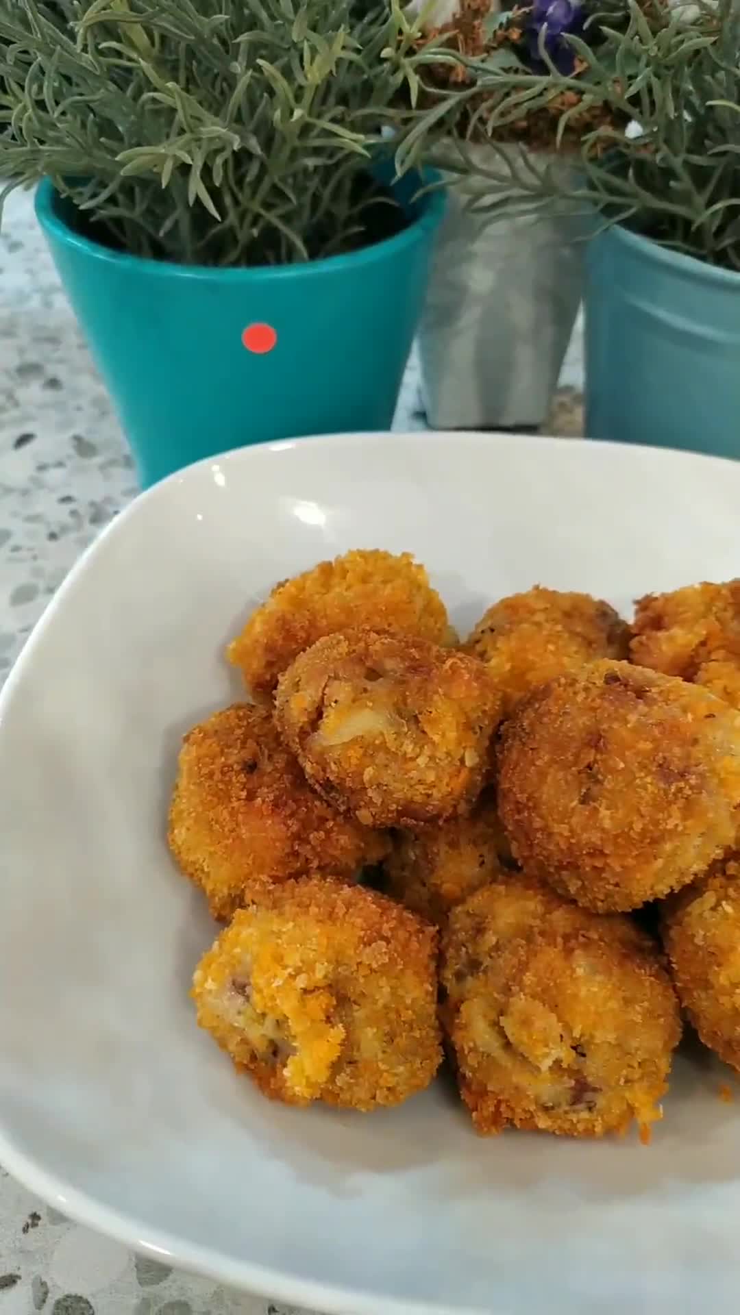 Foto langkah ke 6 dari resep Bola-Bola Makaroni Keju.