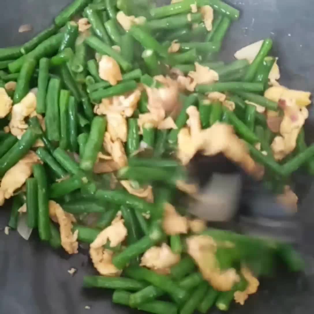 Foto langkah ke 3 dari resep Orak Arik Telur Kacang Panjang.