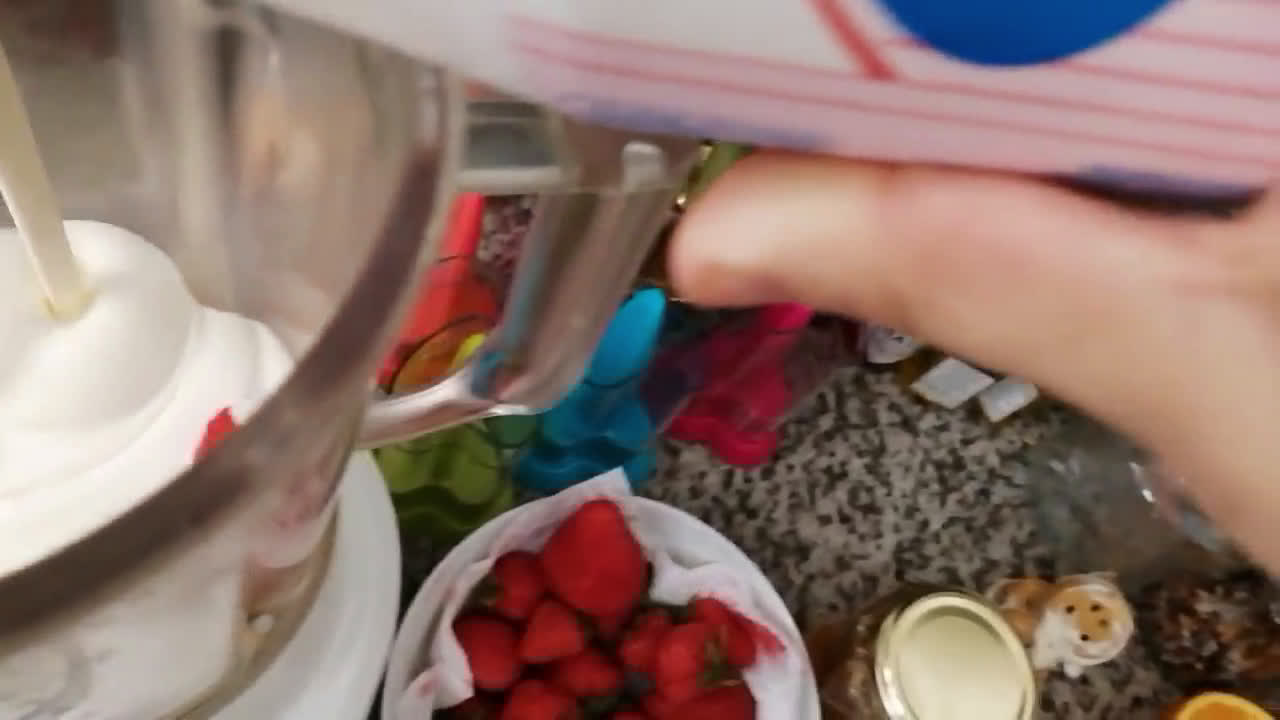 Une image de l'étape 3 de Glace fraises a la djamicoo 🍓.