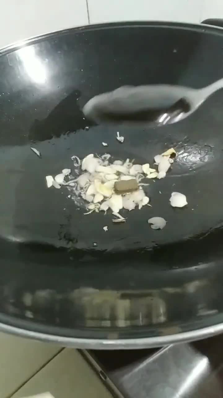 Foto langkah ke 2 dari resep Tumis Kangkung.