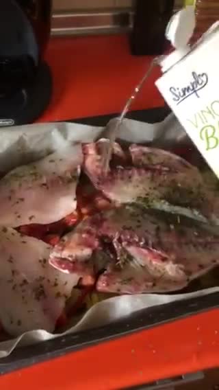 Foto del paso 9 de la receta: Dorada al horno con patatas