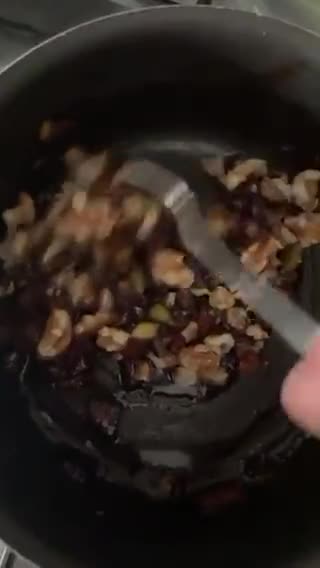 صورة لخطوة 4 من وصفة كب فطيره التفاح بطريقه سهله🥧🍏