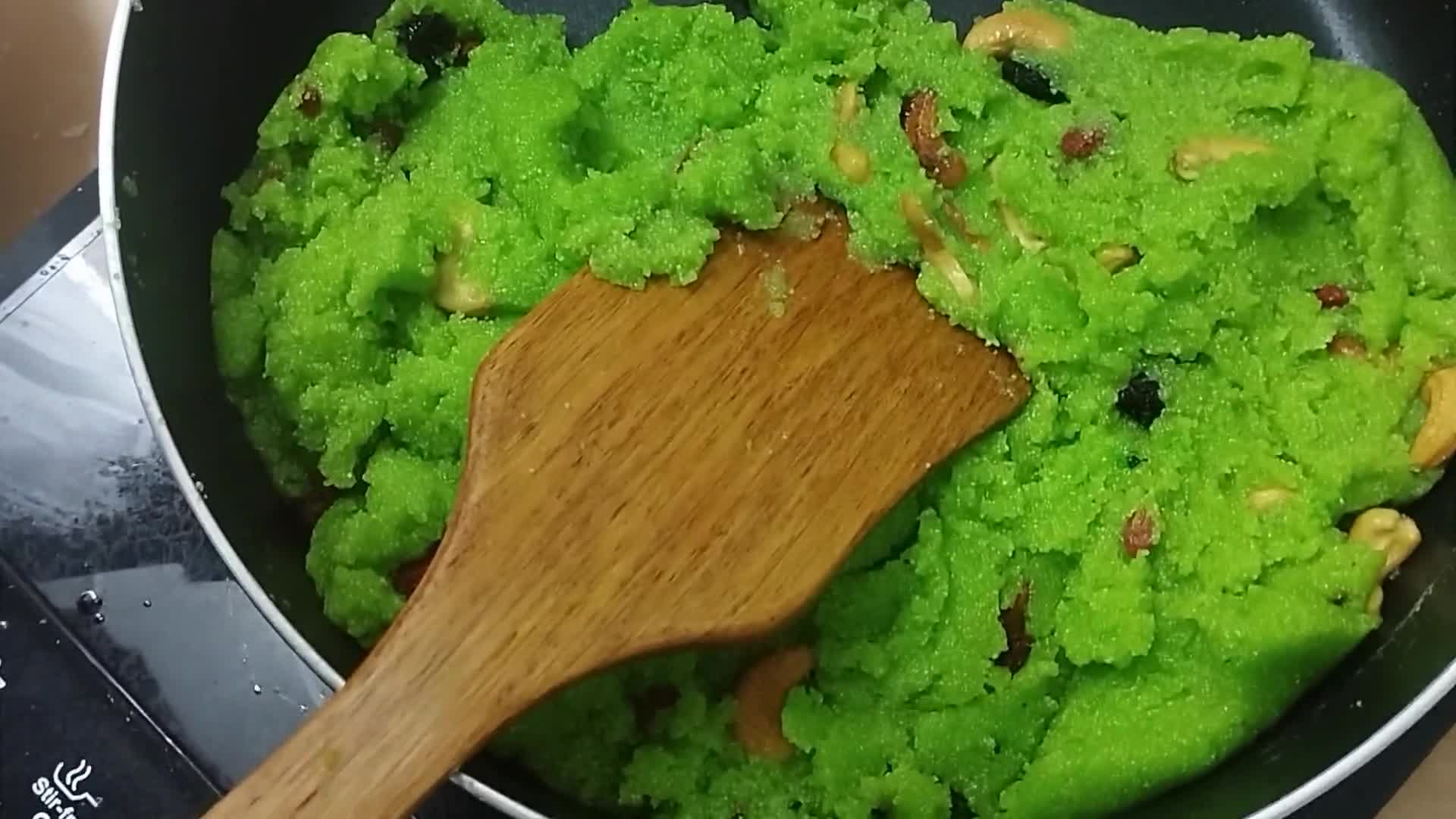 Gambar langkah 5 resipi Kuih Kesari.