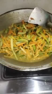 Foto langkah ke 3 dari resep Acar timun dan wortel.